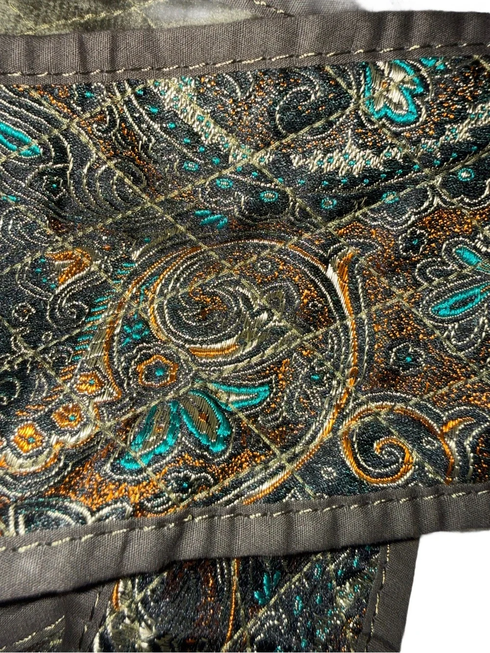 Fabulous CHICO’S OBI Reversible Quilted Paisley Embroidered Belt - Medium
